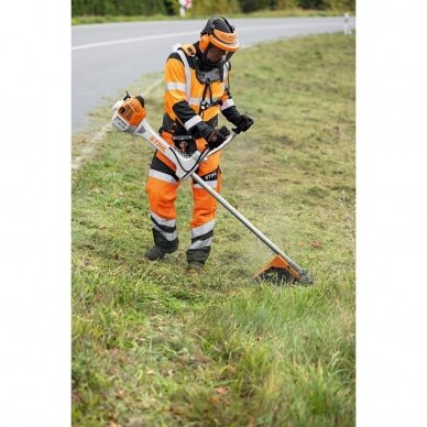 Krūmapjovė STIHL FS 561 C-EM su trišakiu 2